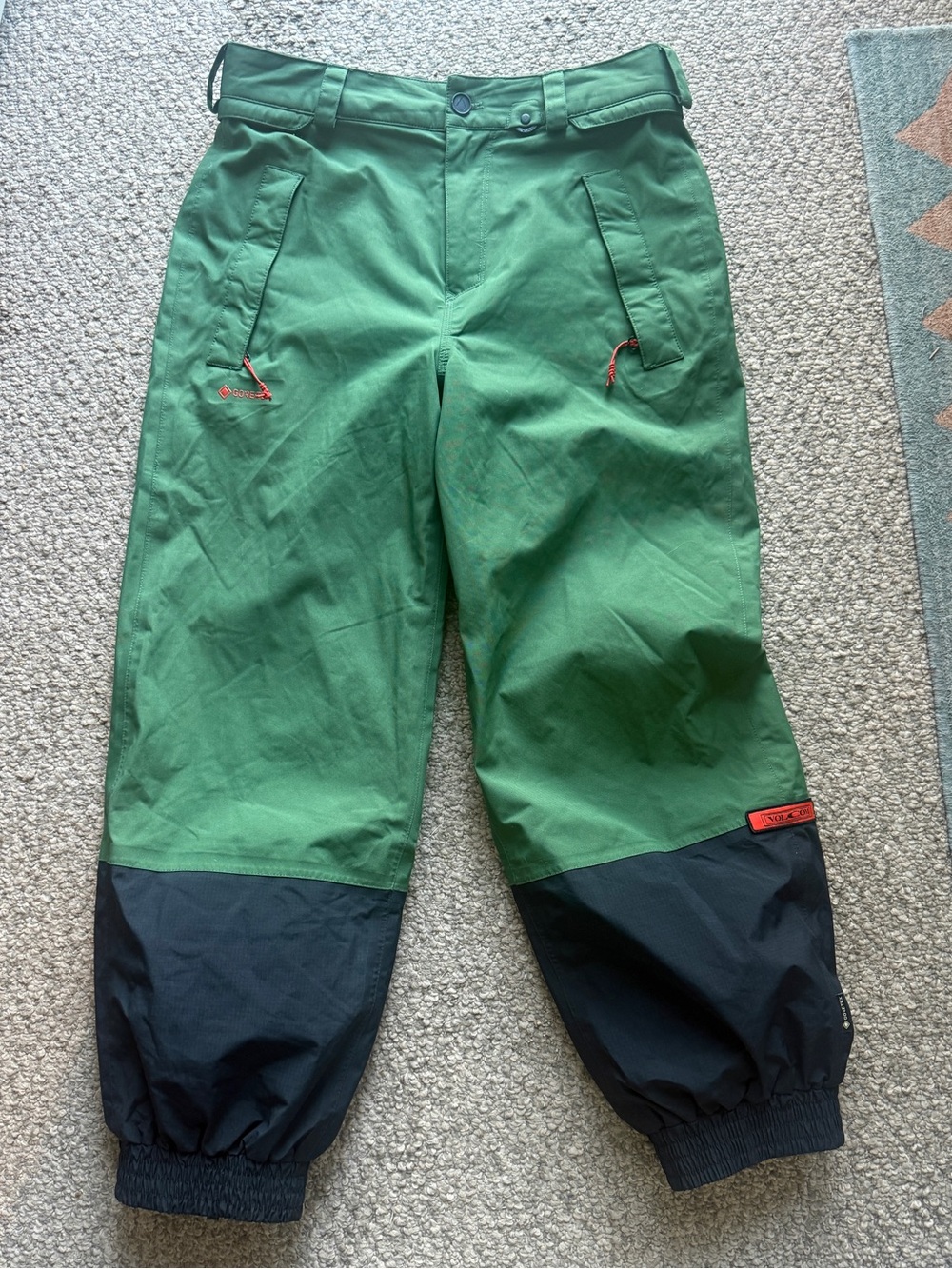 Men’s Volcom Arthur Long snowboard and ski pants Size S